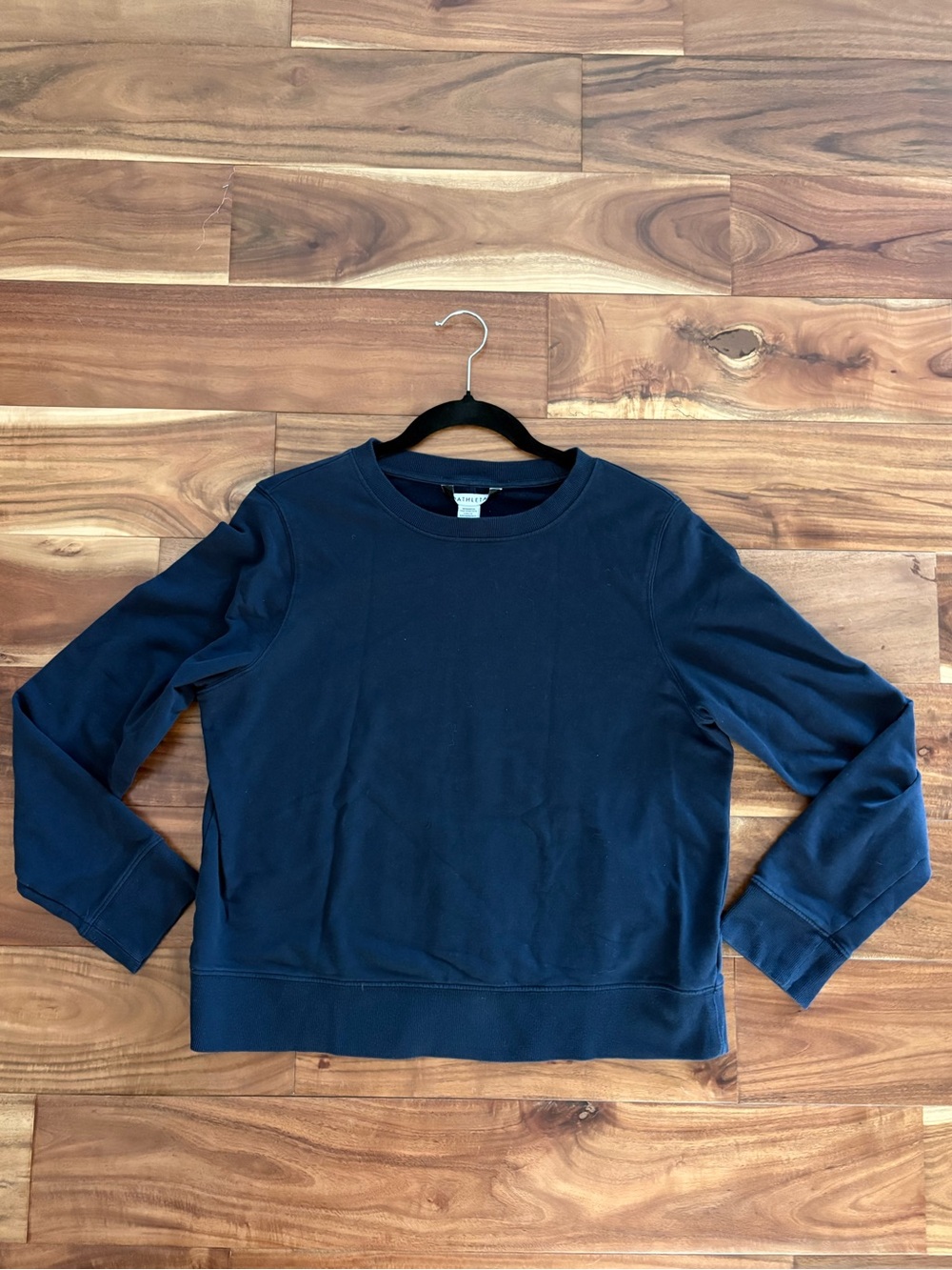Athleta Crewneck Sweater in Navy Blue size M